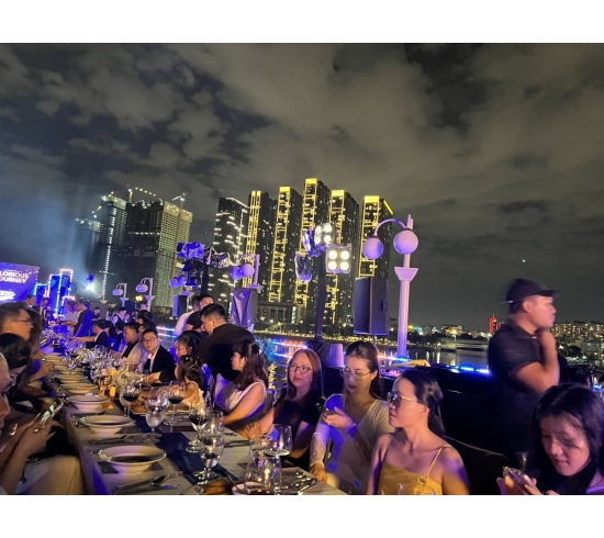 dịch vụ Du Thuyền chuẩn 5 sao