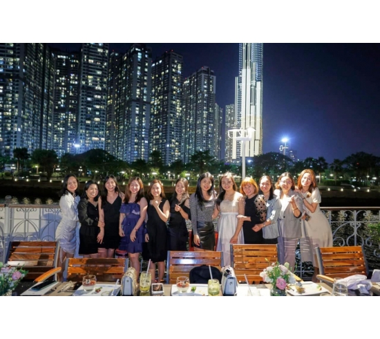 dịch vụ Du Thuyền chuẩn 5 sao